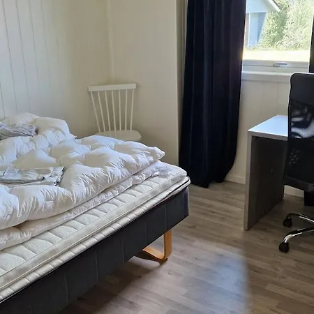 Hus Med 5 Soverom Pa Hakallestranda I Vanylven 別荘 *