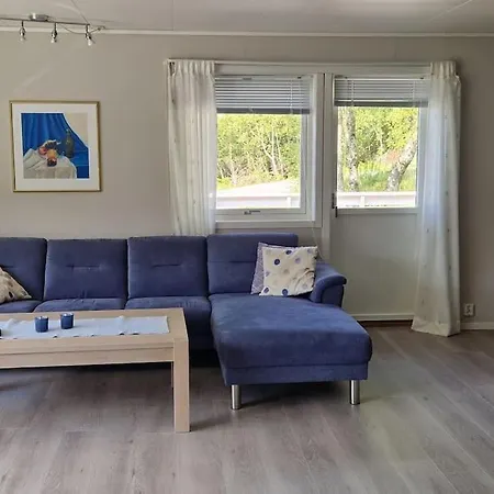 Hus Med 5 Soverom Pa Hakallestranda I Vanylven 別荘 *